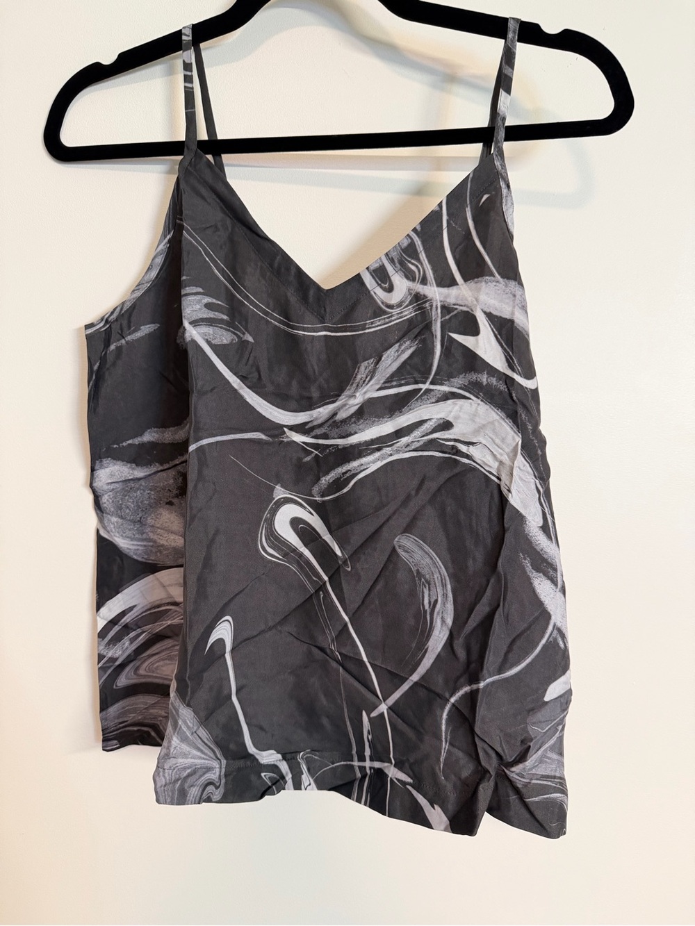Athleta Black & Gray Abstract V-Neck Camisole